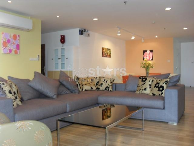 For Rent, Newly Renovated 3 bedrooms condominium, walking distance to BTS Thong Lo Station, photo 2