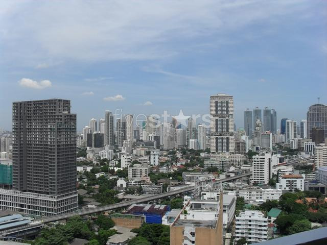 For Rent, Newly Renovated 3 bedrooms condominium, walking distance to BTS Thong Lo Station, photo 4