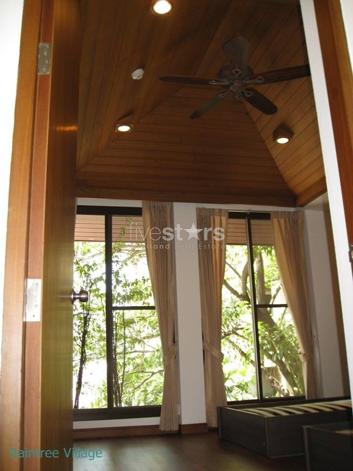 3 bedrooms Villa in Phrompong area close to BTS station, photo 6
