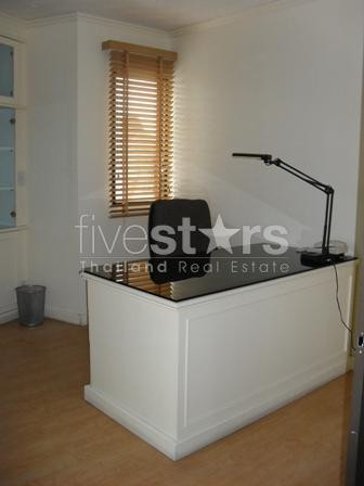 Appartement spacieux avec 2 chambres proche de la station BTS Tonglor, photo 3