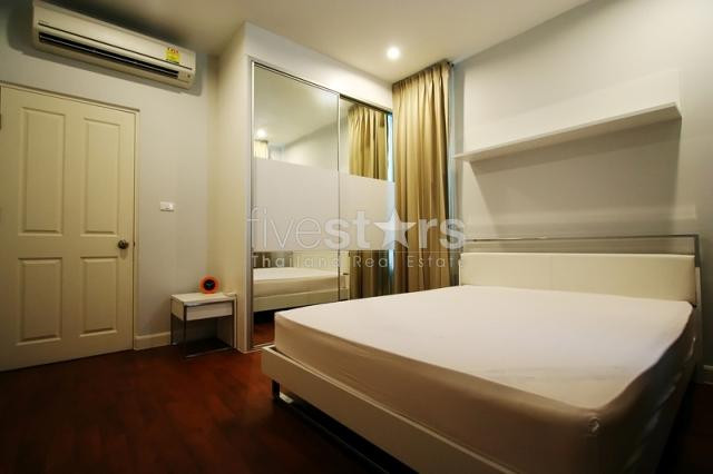 à Bangkok, appartement spacieux et moderne avec 2 chambres quartier Prompong, photo 2