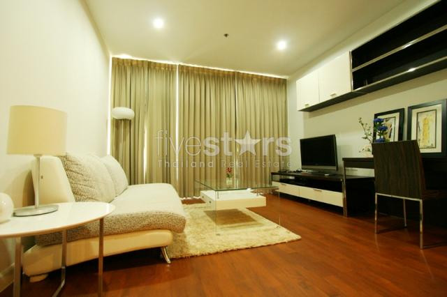 à Bangkok, appartement spacieux et moderne avec 2 chambres quartier Prompong, photo 3