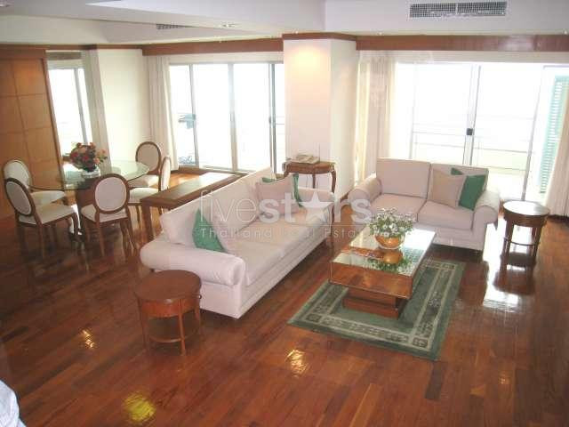 à Bangkok, appartement duplex avec 2 chambres et balcon quartrier Sathorn/Chan road, photo 2
