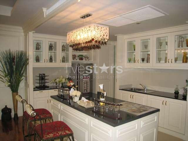 in Bangkok, Prompong area, new & modern apartment, penthouse with large private garden, near BTS Prompong, photo 5