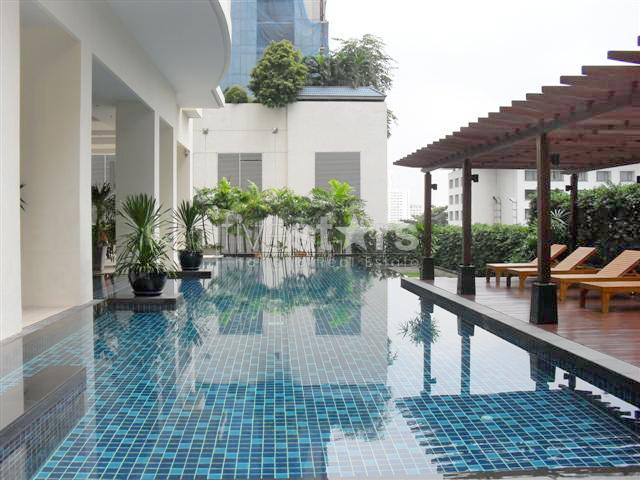 à Bangkok, appartement duplex avec 2 chambre proche du BTS Ratchadamri, photo 2