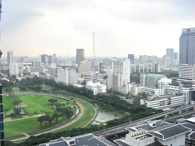 à Bangkok, appartement duplex avec 2 chambre proche du BTS Ratchadamri, photo 3