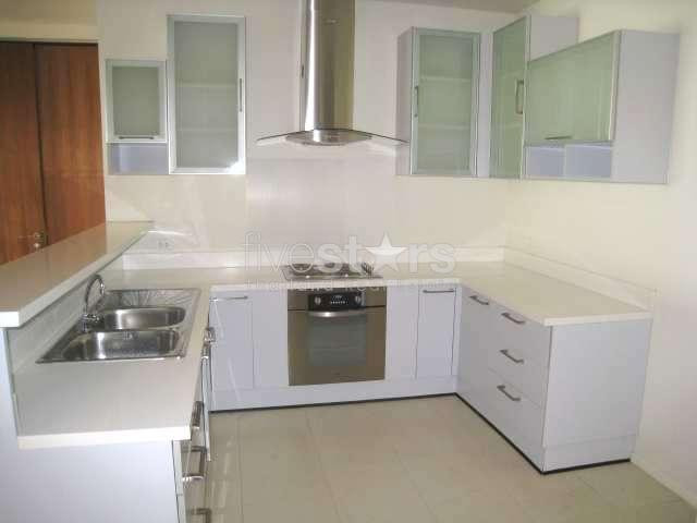Condo de 3 chambres à louer sur la route Asoke à Ratchdaphisek, photo 2