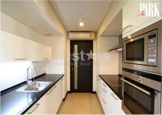 in Bangkok, Chitlom area, luxury & modern condo, 200 M. to BTS Chitlom, photo 2