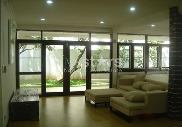 Nice 3 bedrooms house with Large Garden Phromphong area, photo 2