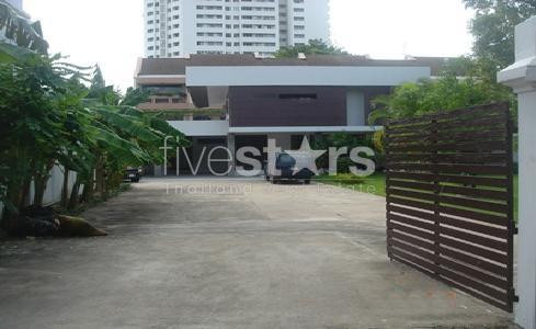 Nice 3 bedrooms house with Large Garden Phromphong area, photo 3