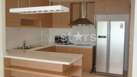 à Bangkok, appartement moderne avec 3 chambres proche BTS Prompong, photo 2