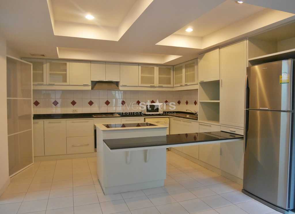 maison avec 4 chambres à louer quartier Ekamai, photo 5