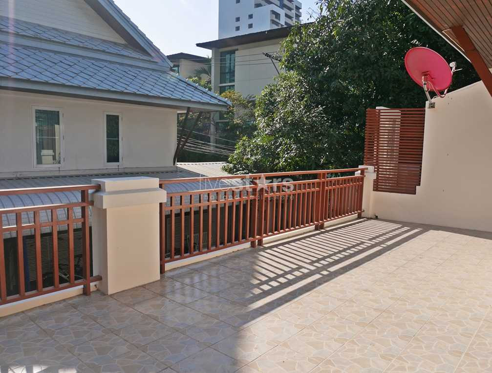maison avec 4 chambres à louer quartier Ekamai, photo 7