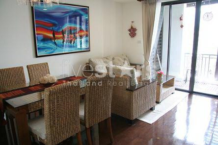 à Bangkok, appartement moderne avec 2 chambres quartier Prompong