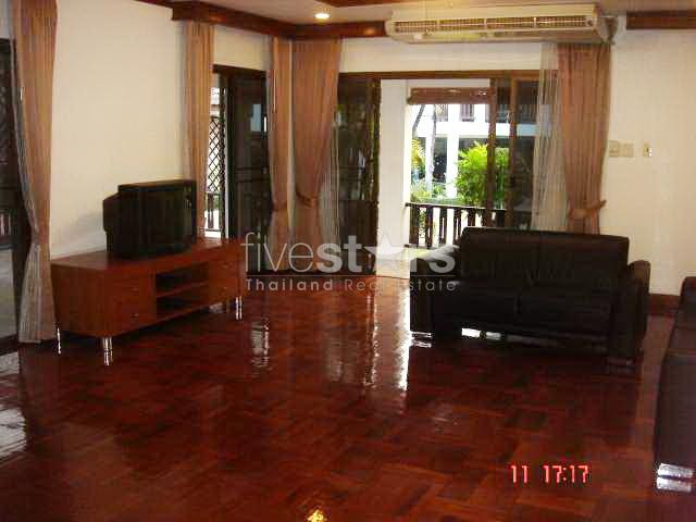 à Bangkok, maison avec 4 chambres dans une residence sécuriséequartier Prompong, photo 5