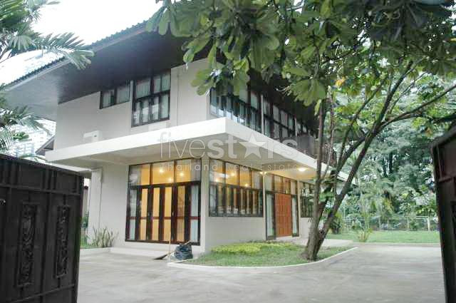 à Bangkok, jolie maison avec 5 chambres récemment refait à neuf quartier prompong, photo 5