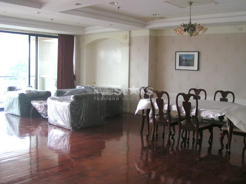 à Bangkok, dans le quartier Ploenchit, un appartement moderne avec 2 chambres, photo 2