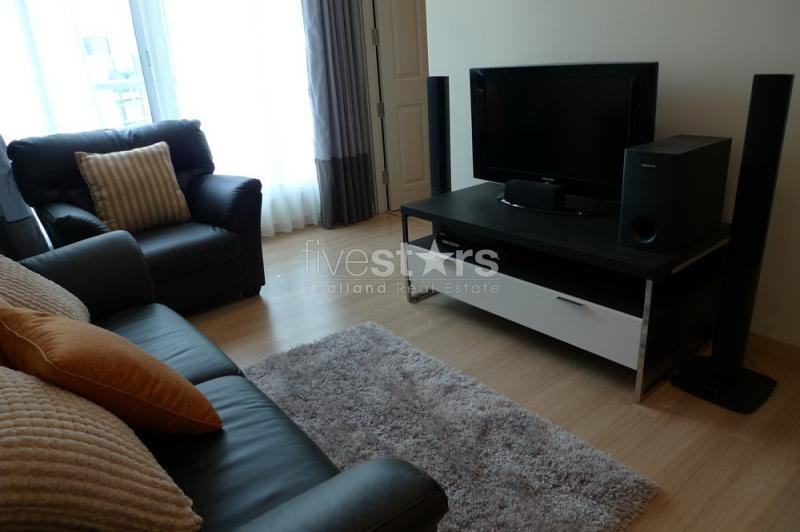 à Bangkok, quartier Sathorn-Chongnonsri, un appartement moderne avec 2 chambres, photo 3