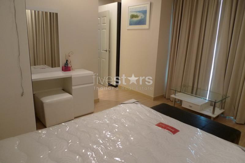 à Bangkok, quartier Sathorn-Chongnonsri, un appartement moderne avec 2 chambres, photo 4