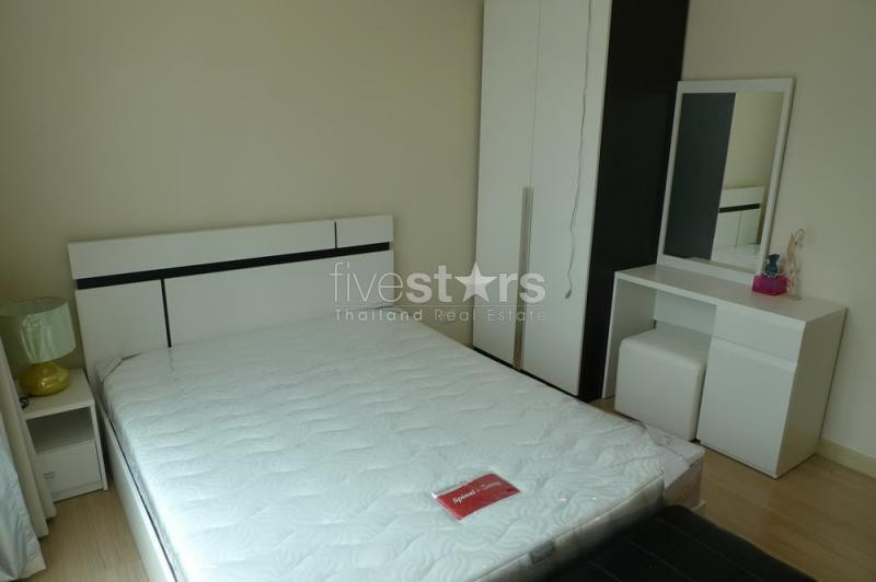 à Bangkok, quartier Sathorn-Chongnonsri, un appartement moderne avec 2 chambres, photo 5