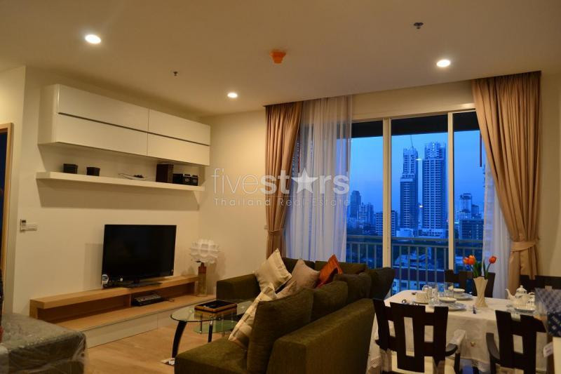 bel appartement moderne avec 2 chambres.