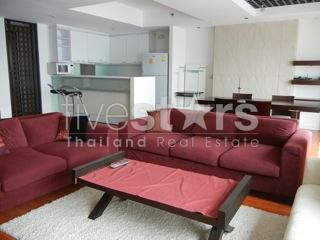 à Bangkok, quartier Sathorn-Narathiwat, un joli duplex avec 2 chambres proche de la station BRT (bus), photo 2