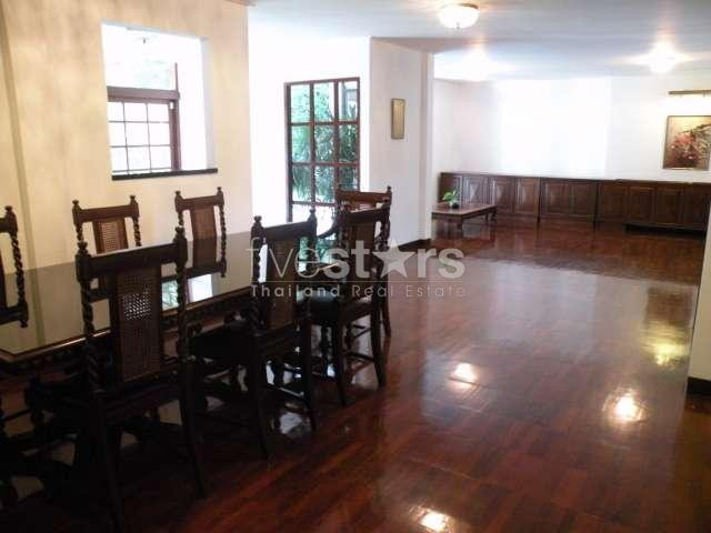 à Bangkok, jolie maison de style Thai avec 4 chambres facile d'accès au lycée Français, photo 3