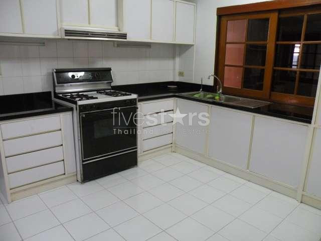 à Bangkok, jolie maison de style Thai avec 4 chambres facile d'accès au lycée Français, photo 4