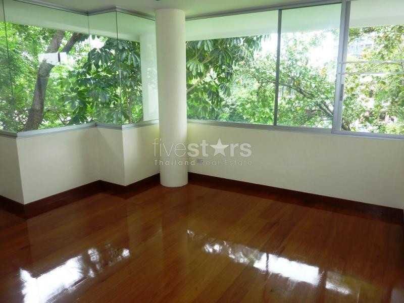 in Bangkok, nice 3 bedroom house with a huge private garden close to Tonglor BTS station, photo 7