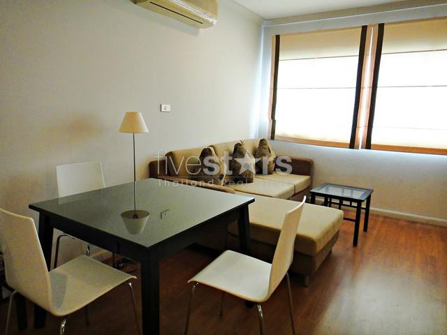 à Bangkok, quartier Sukhumvit-Asoke, un appartement agréable avec 2 chambres, situé à 500m du BTS Asoke