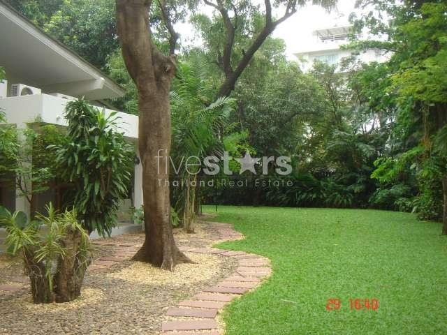 à Bangkok, quartier Sukhumvit - Ekamai, une belle maison individuelle avec 4 chambres, photo 2