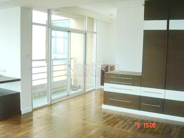 à Bangkok , quartier Sukhumvit - Ploenchit, un appartement moderne avec 4 chambres, photo 2