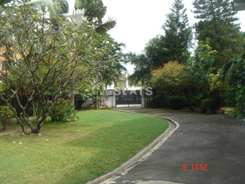 Grande maison avec 5 chambres à louer quartier Thonglor, photo 2
