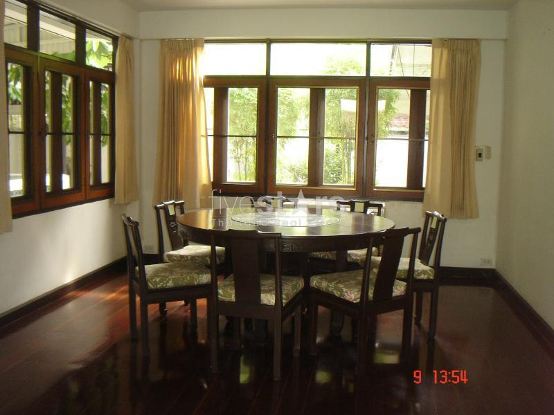 Grande maison avec 5 chambres à louer quartier Thonglor, photo 3