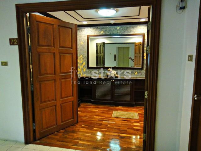 à Bangkok, Sukhumvit - Prompong, un appartement agréable et spacieux avec 3 chambres