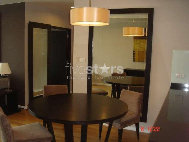 à Bangkok, quartier  Sathorn, un appartement élégant avec 2 chambres, photo 2