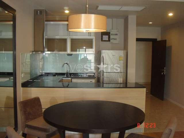 à Bangkok, quartier  Sathorn, un appartement élégant avec 2 chambres, photo 3