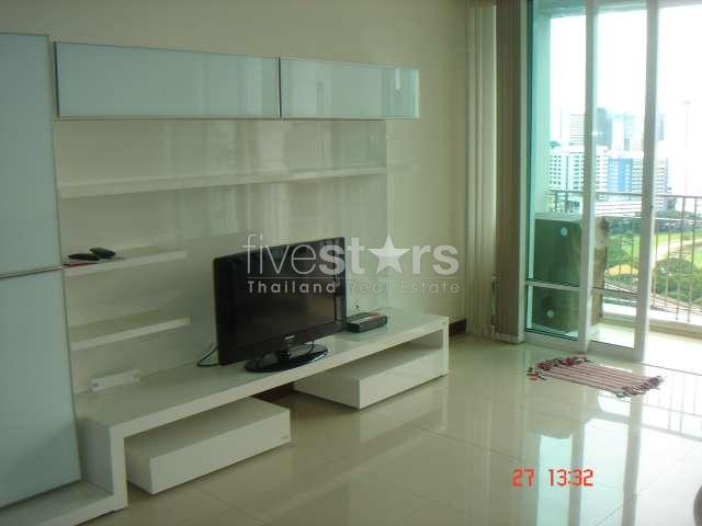 à Bangkok, quartier Ratchadamri, un bel appartement avec 2 chambres disposant d'une vue panoramique sur le Polo Park, photo 3