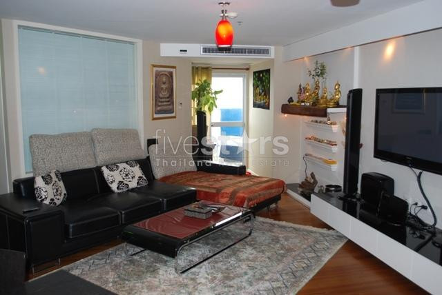 à Bangkok, quartier Chidlom - Ploenchit, un appartement moderne avec 2 chambres entièrement équipé et meublé, photo 2