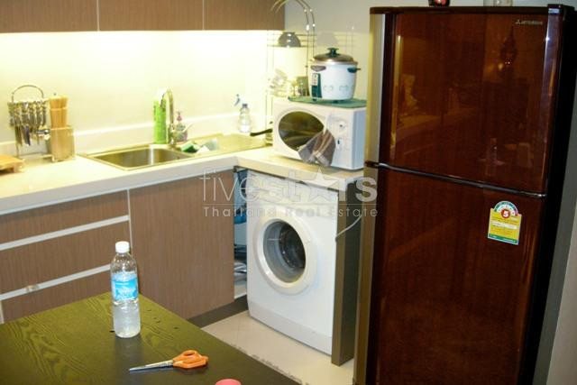 à Bangkok, quartier Chidlom - Ploenchit, un appartement moderne avec 2 chambres entièrement équipé et meublé, photo 3