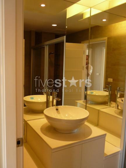à Bangkok, quartier Chidlom - Ploenchit, un appartement moderne avec 2 chambres entièrement équipé et meublé, photo 6