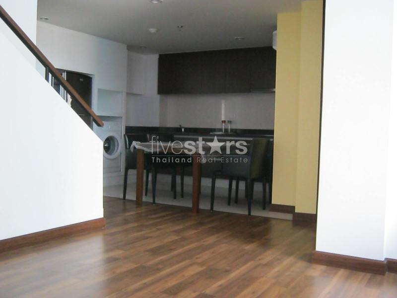 à Bangkok, appartement duplex avec 2 chambres et une jolie vue dégagée, photo 7