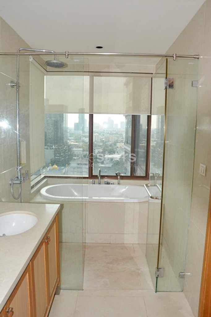 à Bangkok, appartement modern avec 2 chambres dans un immeuble de standing quartier Prompong, photo 7
