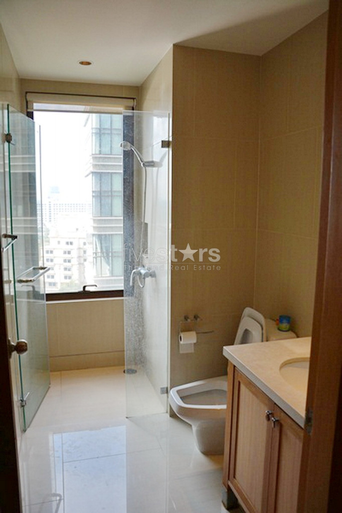 à Bangkok, appartement modern avec 2 chambres dans un immeuble de standing quartier Prompong, photo 10