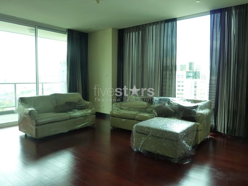 In Bangkok Luxury 4 Bedrooms Condominium with private lift, In Chidlom Area, photo 10
