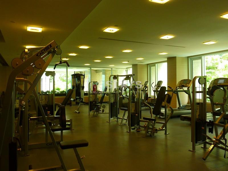 In Bangkok Luxury 4 Bedrooms Condominium with private lift, In Chidlom Area