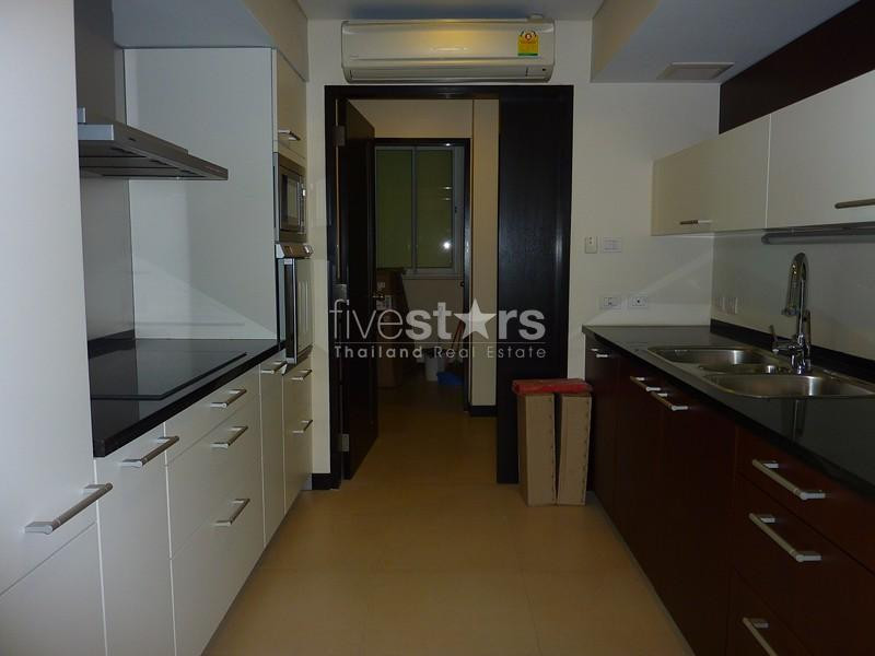 In Bangkok Luxury 4 Bedrooms Condominium with private lift, In Chidlom Area, photo 2