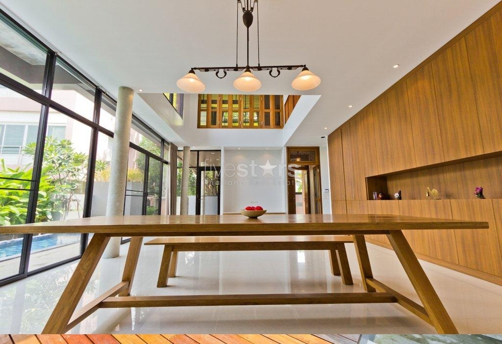 Maison design haut de gamme ultra moderne avec piscine., photo 2