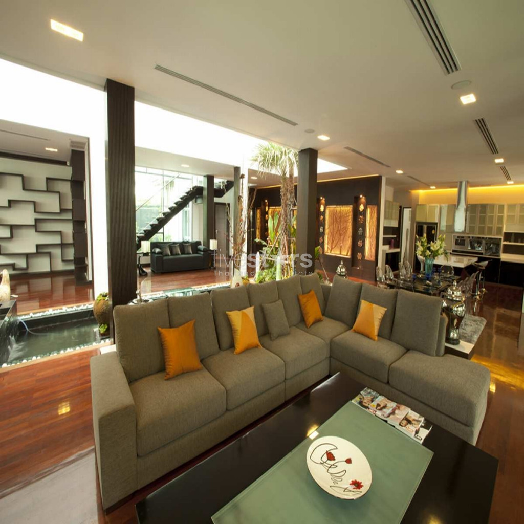 modern 3 storey house for sale in Ekamai area, photo 2