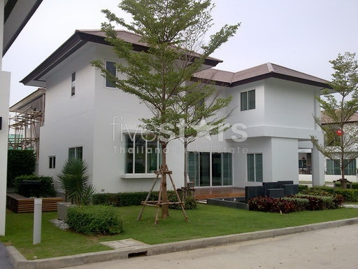 Newly Completed specious house near Airport Link
